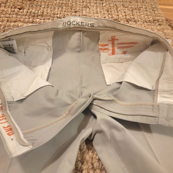 Dockers D3 Signature Khaki Classic Fit Flat Front No Iron Pant Excellent 38x32 - Picture 6 of 12